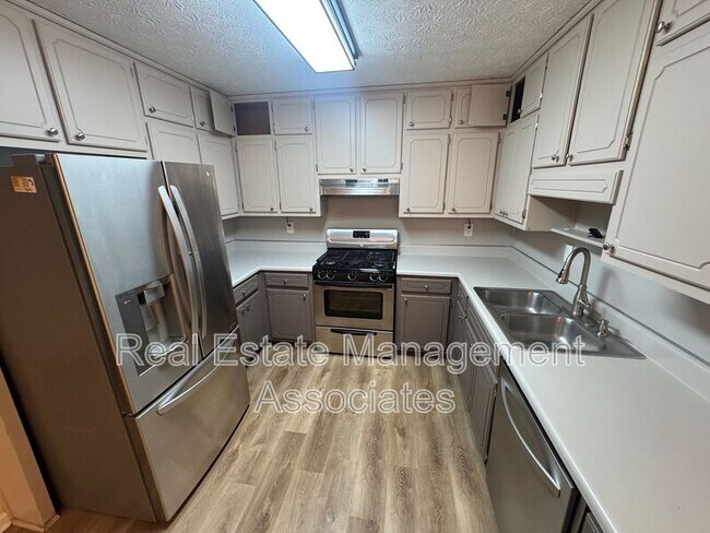 Building Photo - 129 Wagon Wheel Cir