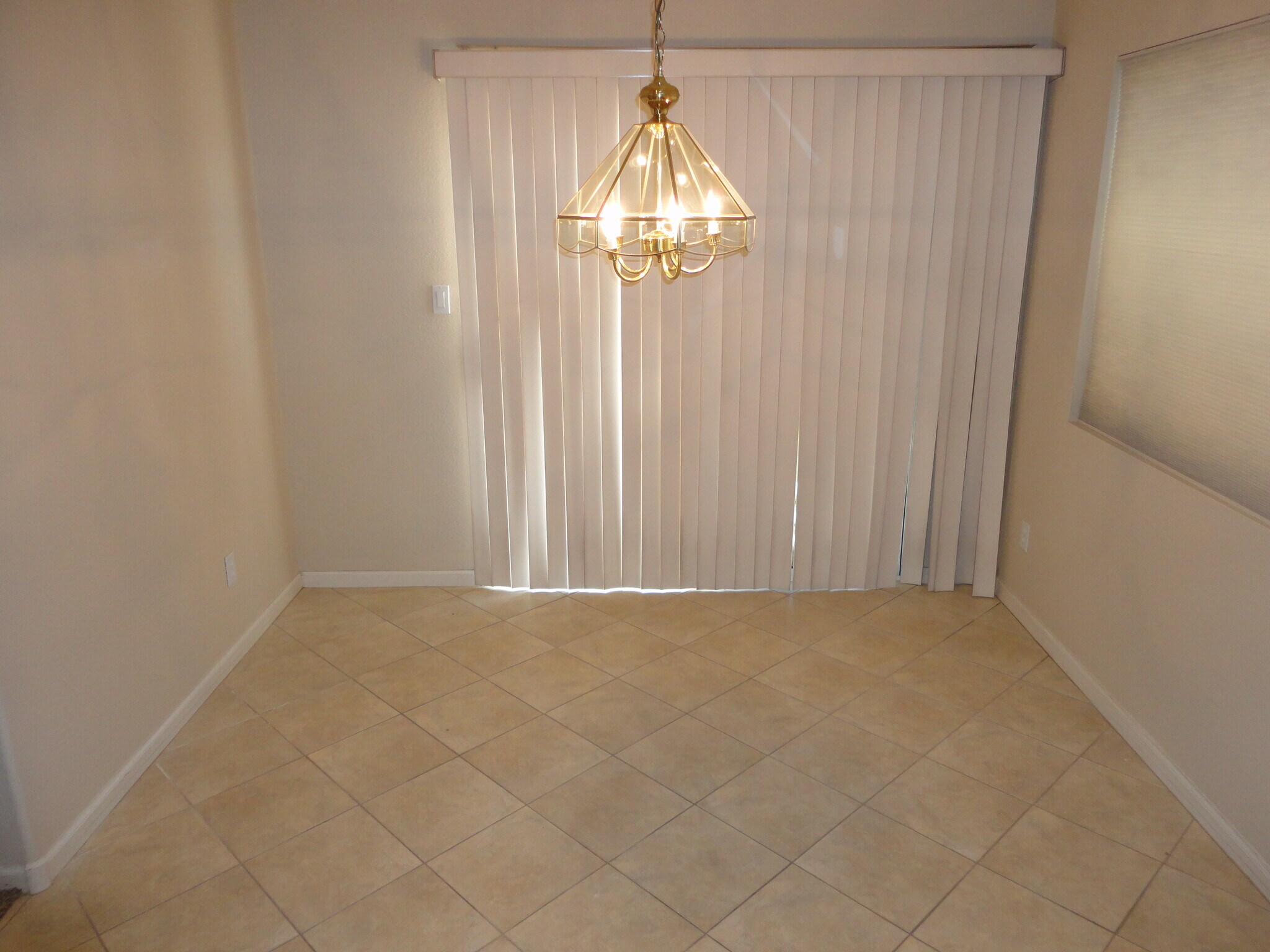 Building Photo - 233 W Verano Pl