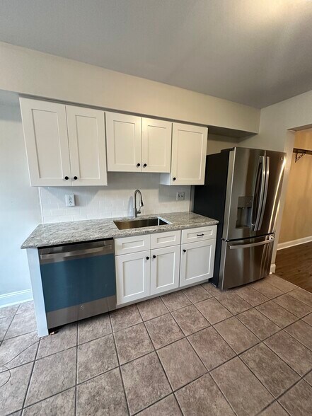 Building Photo - 32 E Oleander Dr