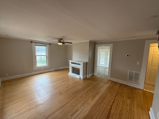 Building Photo - Charming Historic 3 Bedroom Home in the Heart of Stanley NC