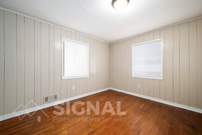 Building Photo - 5117 Highland Ave