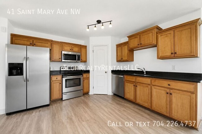 Building Photo - 41 St Mary Ave NW