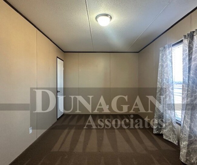 Building Photo - 3 Bedroom, 2 Bath mobile home
