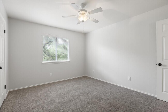 Building Photo - 2604 Stenson Dr
