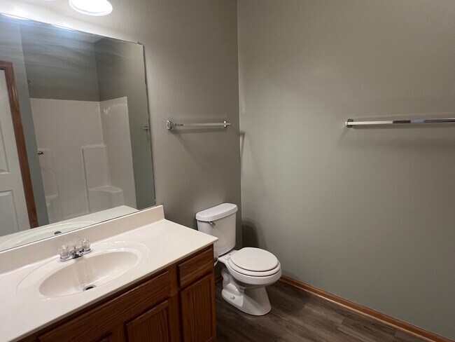 Building Photo - 2323 E Porter Ave