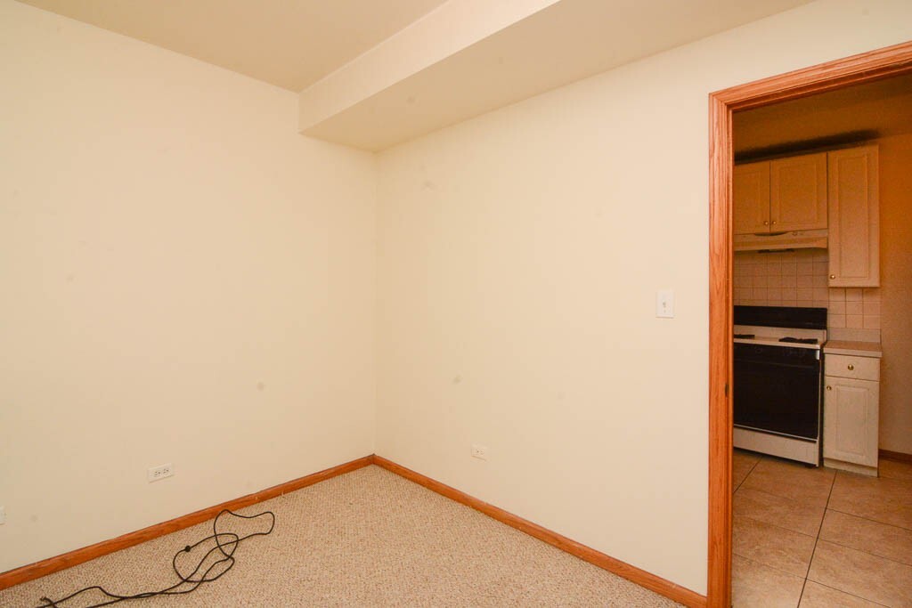 Building Photo - 920 N Paulina St
