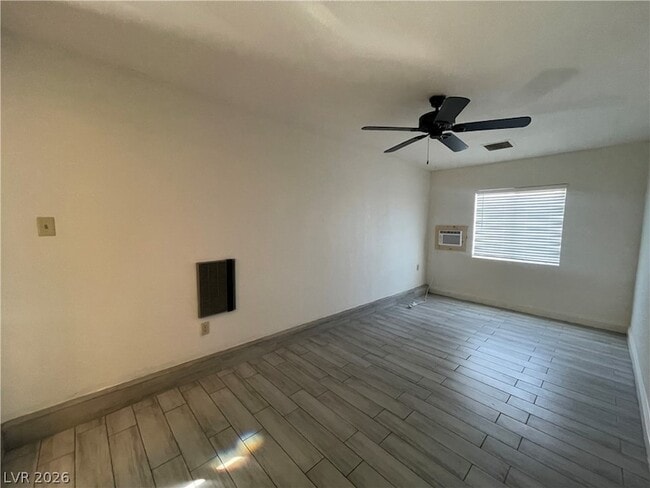 Building Photo - 405 S 15th St