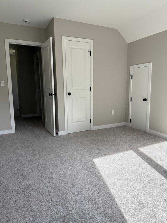Building Photo - BRAND NEW 2-bd/2-bath in the serene community of Tollgate! - Sisters, OR