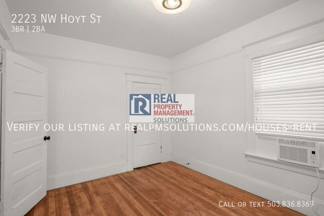 Building Photo - 2223 NW Hoyt St