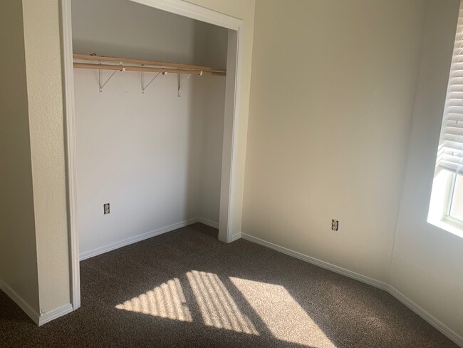 Building Photo - 137 Griegos Rd NW