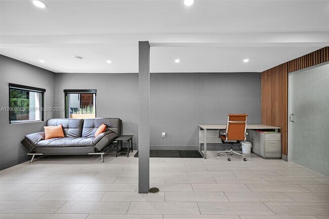 Building Photo - 145 NE 49th St