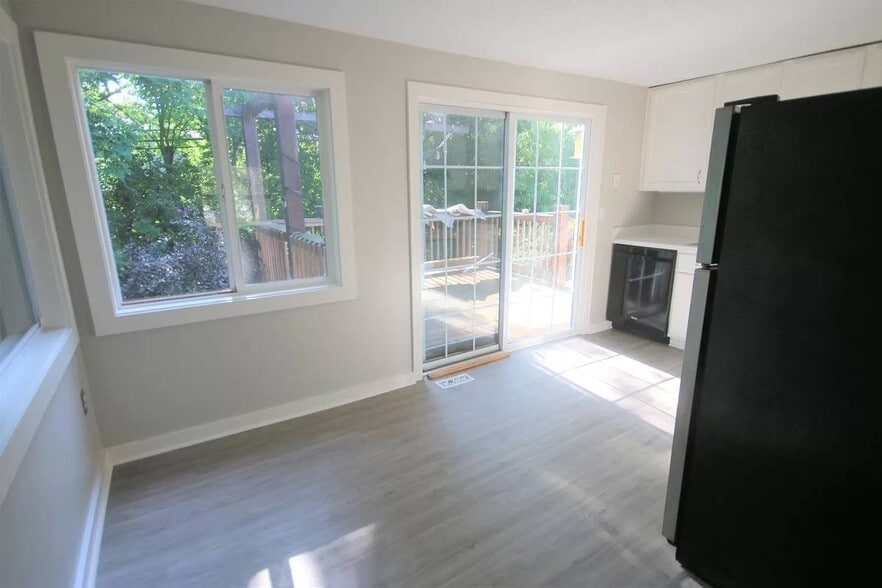 Building Photo - 2169 Hemlock Dr
