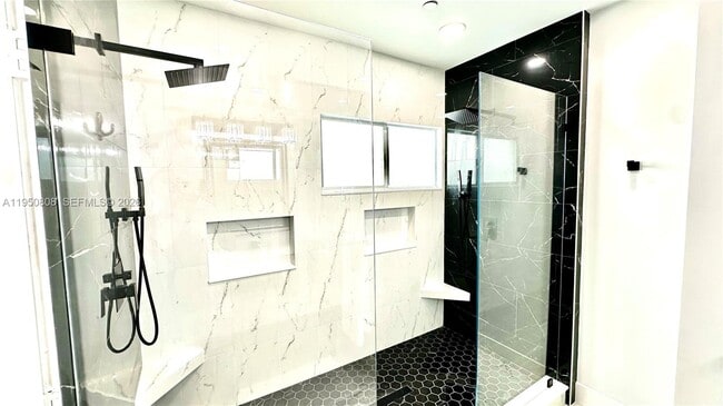 Building Photo - 814 NE 19th Ave