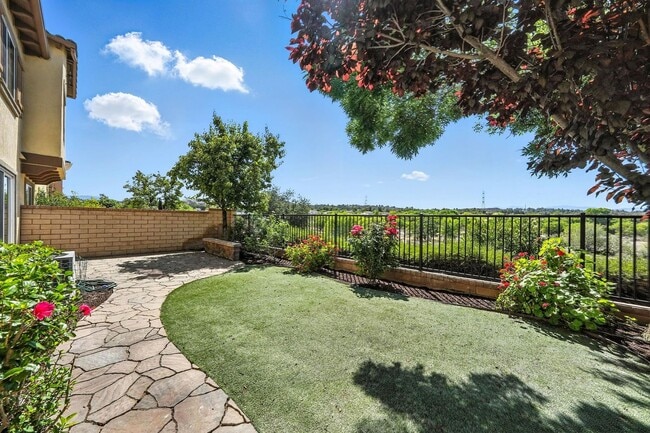 Building Photo - GORGEOUS 4+3 in Copperhill Area