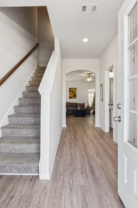 Building Photo - 566 Skye Dr