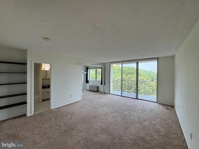 Building Photo - 2059 Huntington Ave