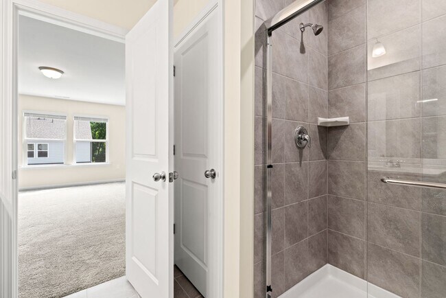 Building Photo - Like-New Townhome Walk to Downtown | Garage + Internet Included