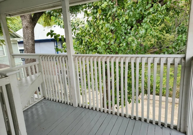 Building Photo - 811 E 39th St