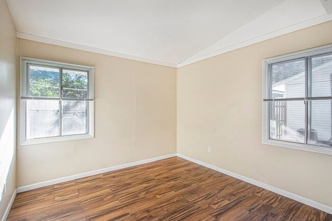 Building Photo - $1660 Contemporary remodeled 3-bedroom, 1-bath single-family ranch