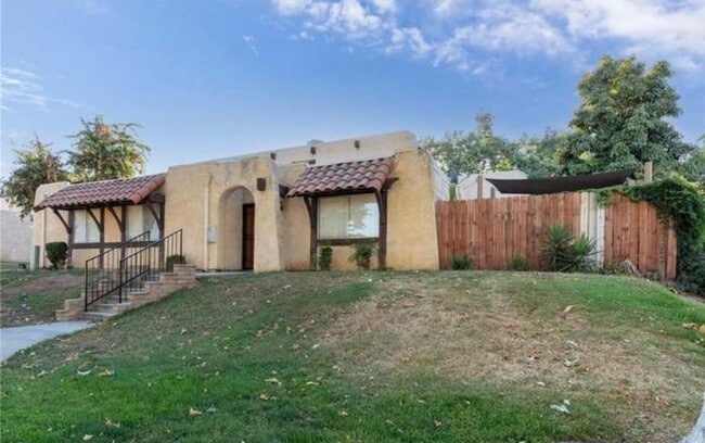 Building Photo - 12195 Carnation Ln