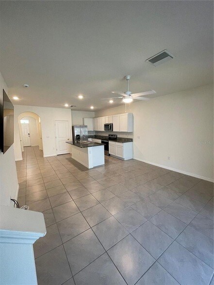 Building Photo - 2883 Peony Pr Ln