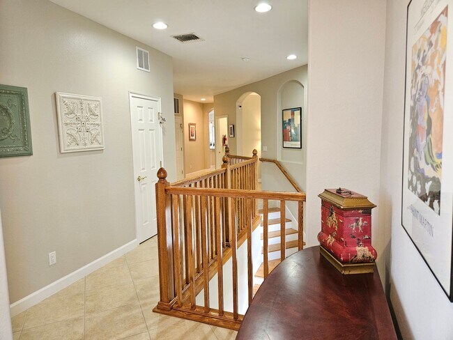 Building Photo - Annual Furnished or Unfurnished 3 Bedroom 2 Bathroom Second Floor Condo in Venetian Golf & River ...