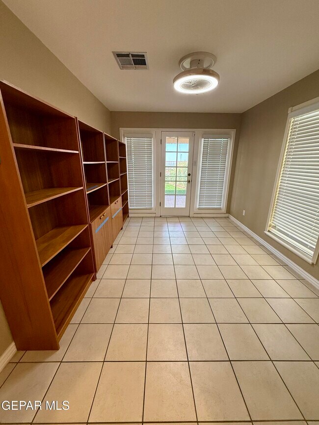 Building Photo - 763 Espada Dr