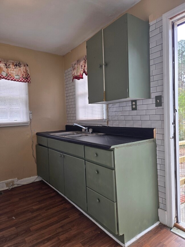 Building Photo - 2418 Wheeless Rd