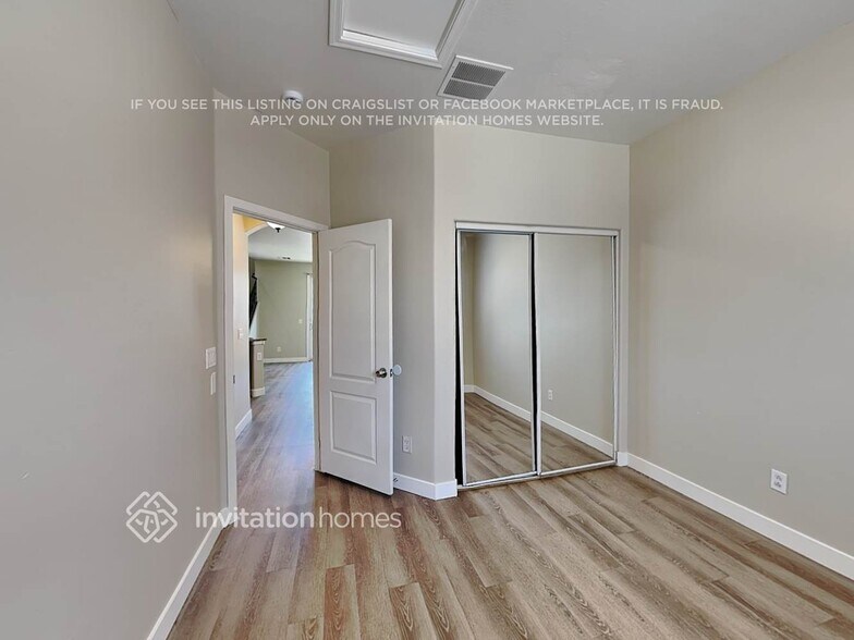 Building Photo - 5614 S 21st Pl