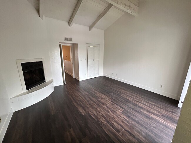Building Photo - 1702 E Ocotillo Rd