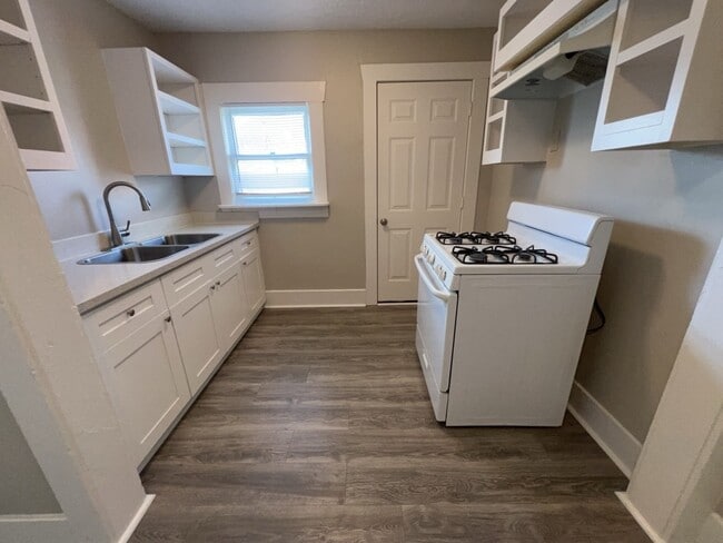 Building Photo - 6913 Avenue L