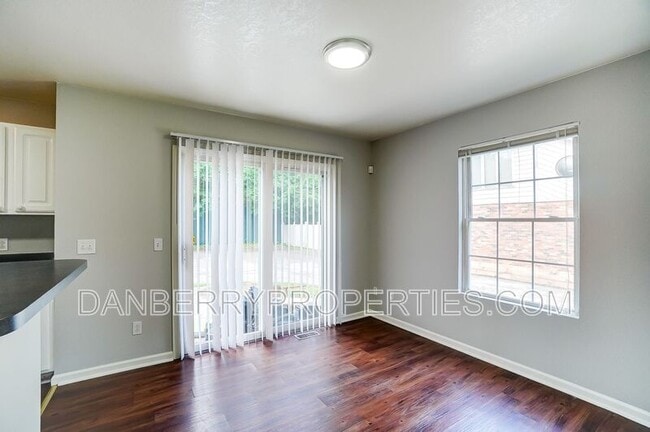 Building Photo - 4211 S Terrace View St