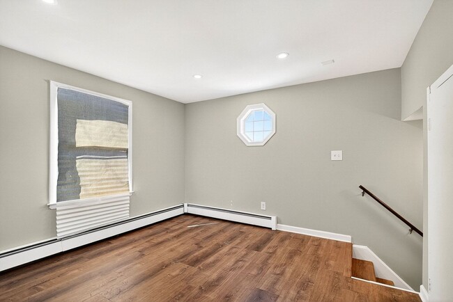 Building Photo - 24 Steinhardt Ave