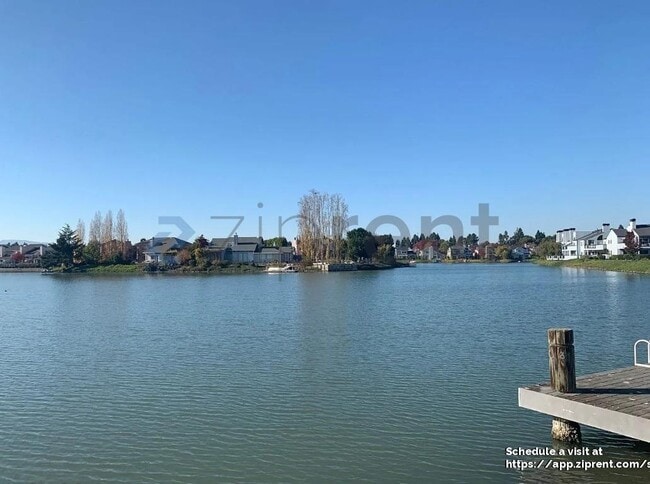 Building Photo - 749 Barnegat Ln