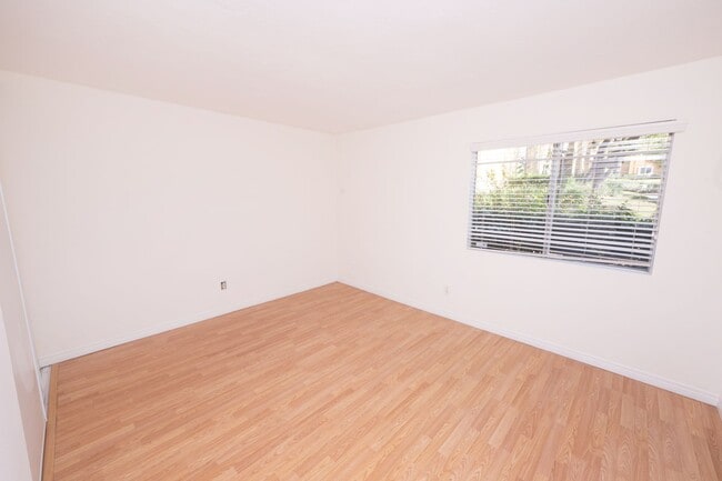 Building Photo - Move in Special: Spacious Downstairs Unit 3BR/2BA - 1/2 off FIRST Month Rent.