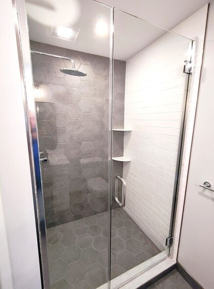 Building Photo - 34-34 W Valley Cir