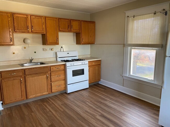 Building Photo - 123 Teckla Ave