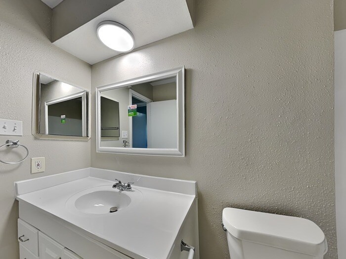 Building Photo - 2307 Romayor Ct