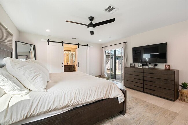 Building Photo - 5000 Lansing Dr