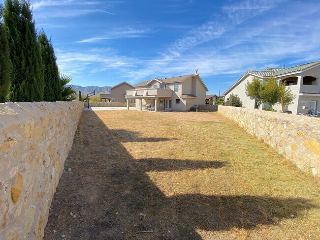 Building Photo - Northeast El Paso/Sandstone Ranch Estates 4 Bed Refrig A/C in Cul De Sac!