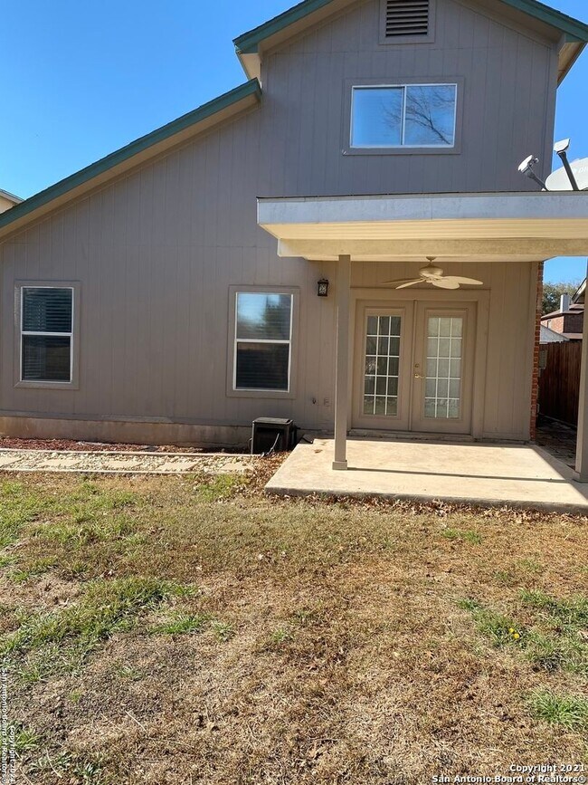 Building Photo - 1326 Dezarae St