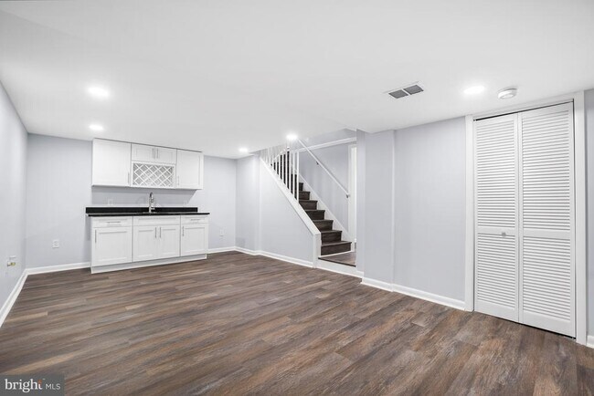 Building Photo - 10705 Lockridge Dr