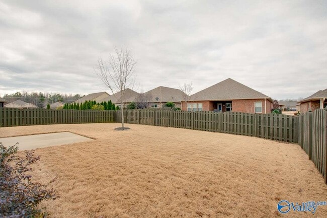 Building Photo - 407 E Mossyleaf Dr SW