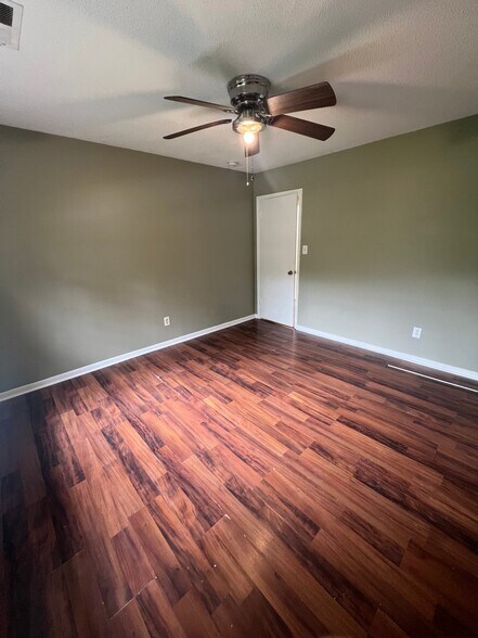 Building Photo - 3952 Tanglebush Ln NW