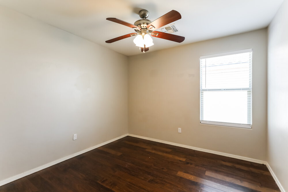 Building Photo - 7655 W Tight Line Dr