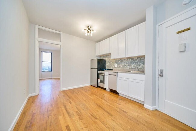Building Photo - 1 bedroom in NEW YORK NY 10018