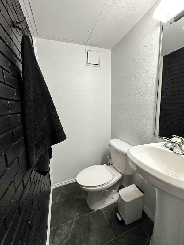 Building Photo - 10109 Regal Park Ln