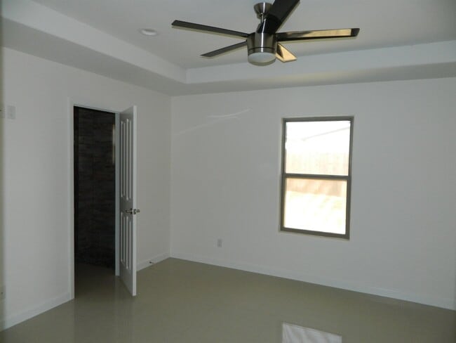 Building Photo - 1615 Dra Eve Perez Lane