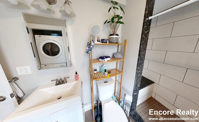 Building Photo - 13 Pleasant Pl