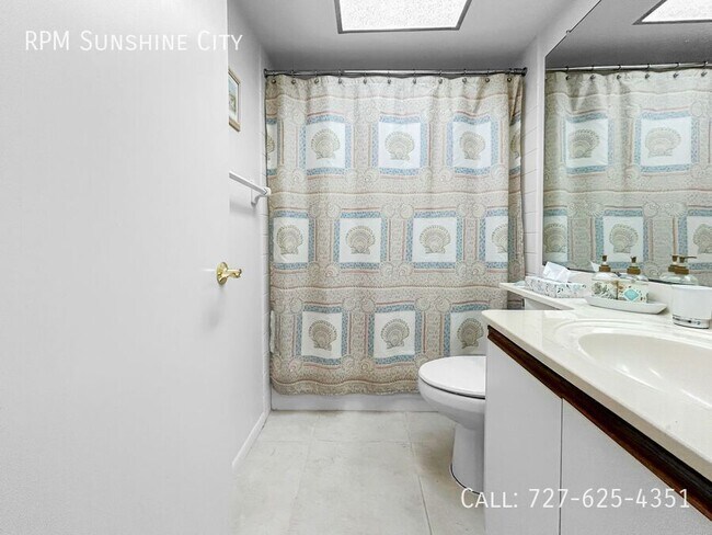 Building Photo - 1324 Pasadena Ave S